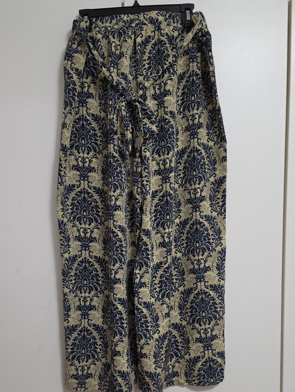 Women's Tan & Navy Patterned Relaxed Pants